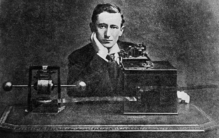 119 ani de la prima legatura telegrafica. Premierele mondiale ale lui Guilermo Marconi, parintele radioului: 1896- telegrafia fara fir. Sursa foto: AFP PHOTO